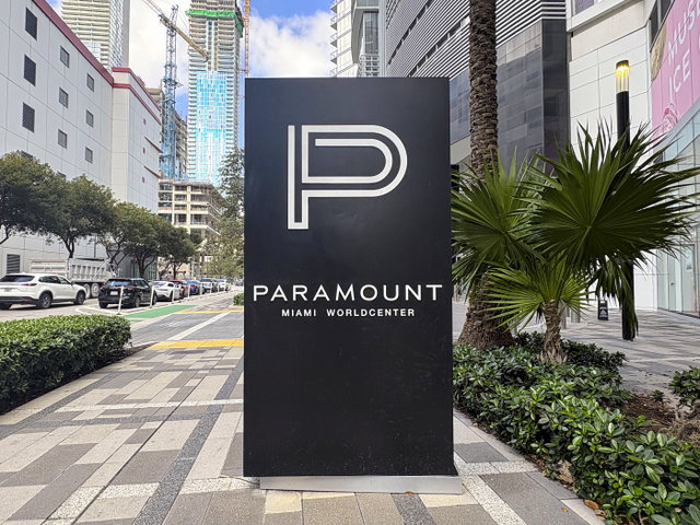 Paramount Miami Worldcenter photo 2